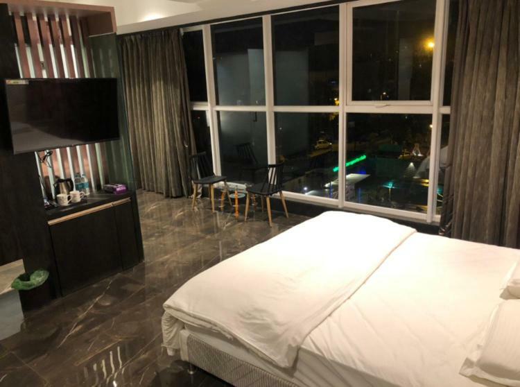 Virat Ambe Sports Club Hotell Ulhāsnagar Exteriör bild